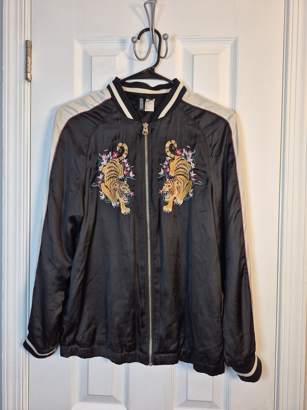 H&M Divided Satin Souvenir Bomber Jacket Tiger Floral Embroidery Black Size 4